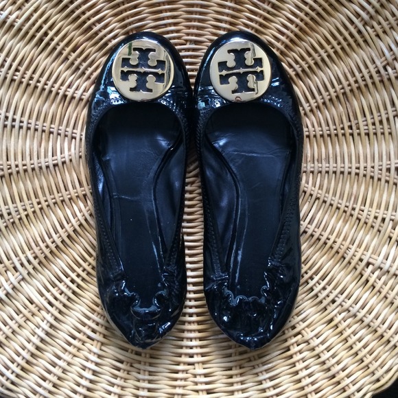 Black patent leather Tory Burch "Reva" flats