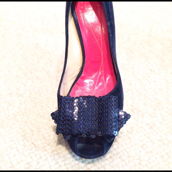 *SOLD* Kate spade navy peep toe pumps - Picture 4 of 4