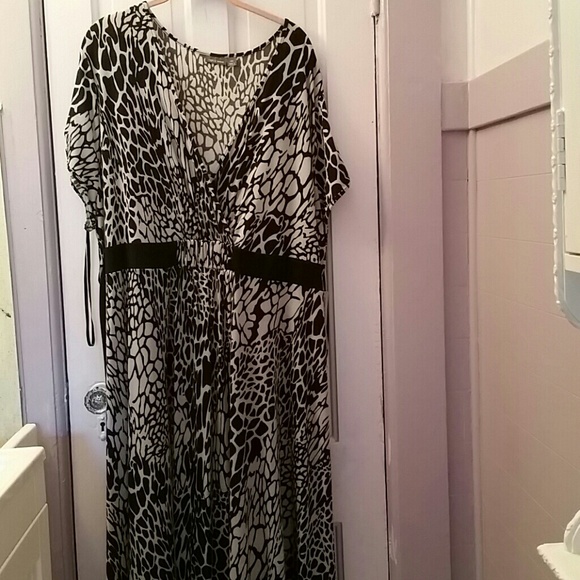 Apt 9 black and white dress