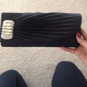 Black clutch