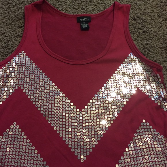 Cute sequined top - Picture 2 of 3