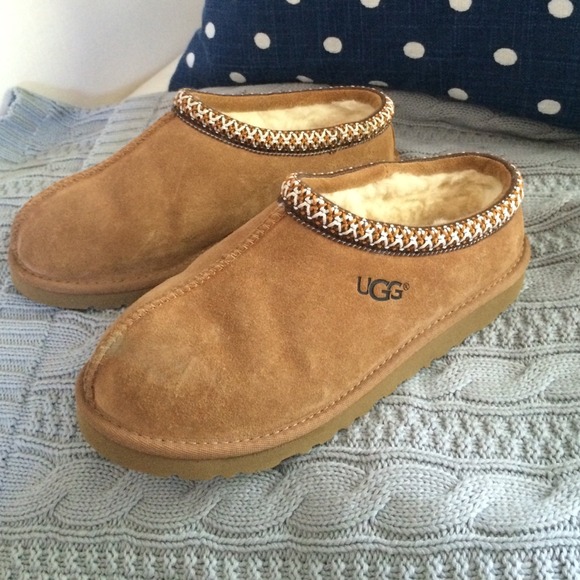 Women's size 5 UGGS never worn