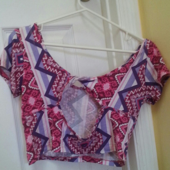 Aztec crop top - Picture 2 of 2