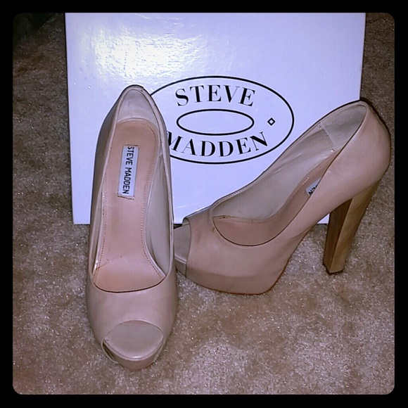 Almost 6-inch Peep-toe Pumps by Steve Madden