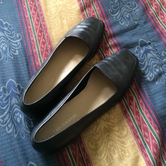 NWOT Enzo Angiolini Black Genuine Leather Flats