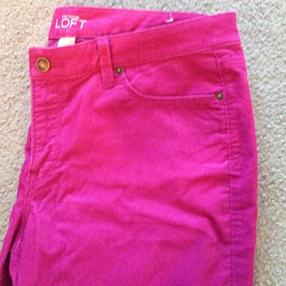 Pin corduroy skinny jeans.