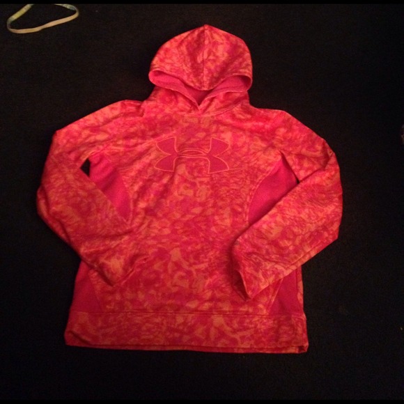 Under Armour sweatshirt