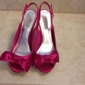 RSVP Hot Pink Pumps with Bow Accent Size 9