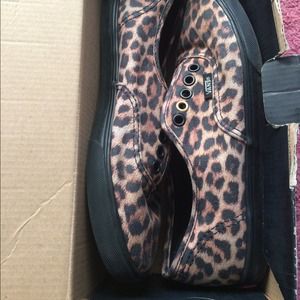 Leopard Vans