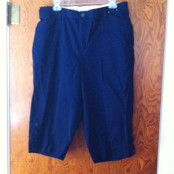 Navy crop pants