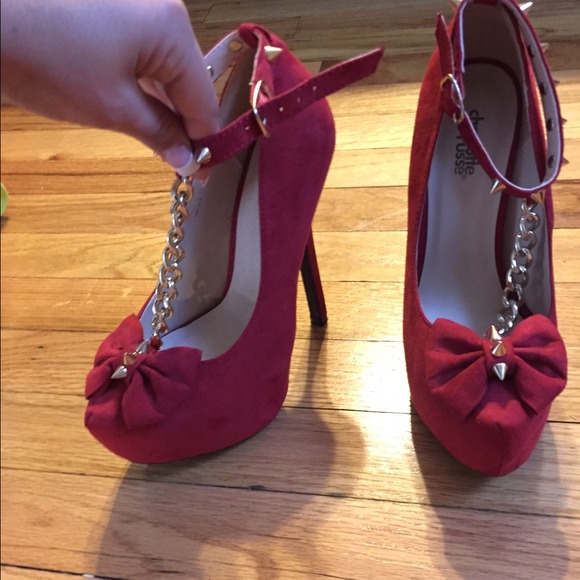 ❌SOLD❌Red Suede Charlotte Russe Pumps - Picture 4 of 4