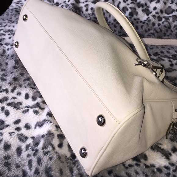 Authentic Michael Kors bag - Picture 2 of 4