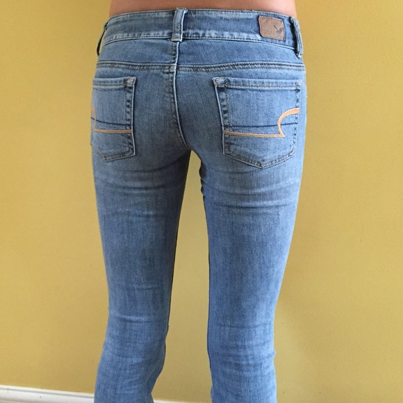 Medium/Light Wash American Eagle Jeans