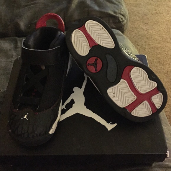 Jordan sneakers - Picture 2 of 3