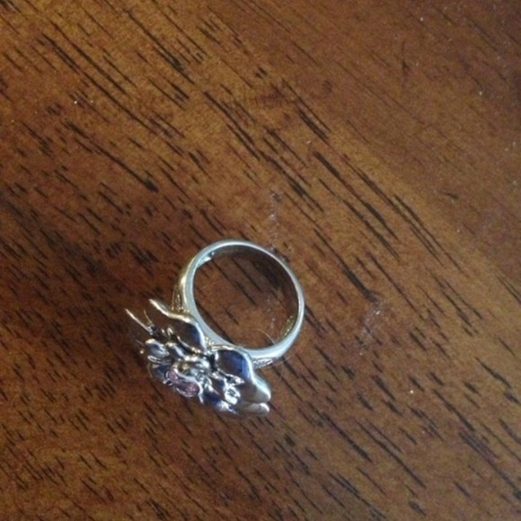 Flower ring - Picture 2 of 3