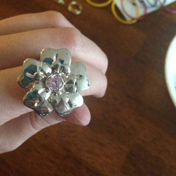 Flower ring - Picture 3 of 3