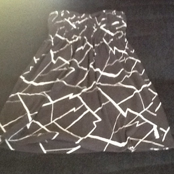 - I'm selling a dress