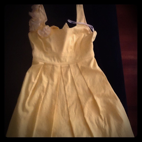 -  I'm selling a dress