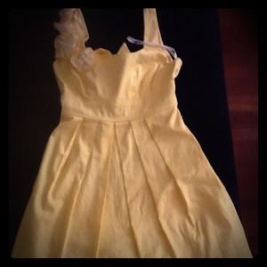 -  I'm selling a dress