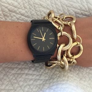 Nixon women's black time teller