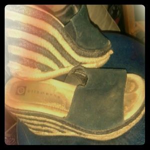 Black suede wedges size 8