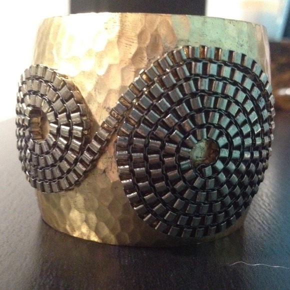 ~ Brassy Gold Arm Cuff ~ - Picture 1 of 3