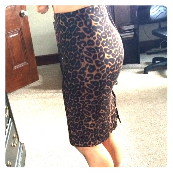 High waist leopard print pencil skirt!!