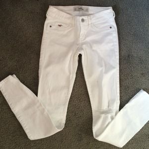 White super skinny hollister jeans❤️
