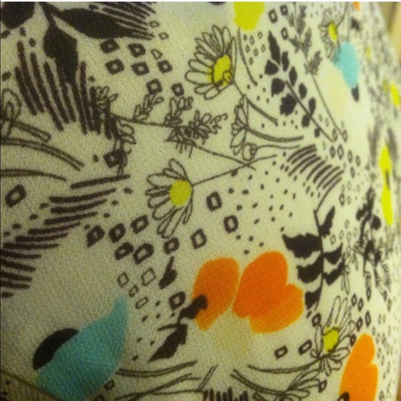 Large Sheer Floral Patterned Mini Dress - Picture 3 of 4