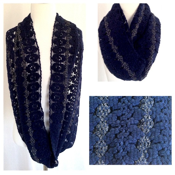 ❗️Sale❗️Warm Sparkly Knit Scarves - Picture 2 of 4