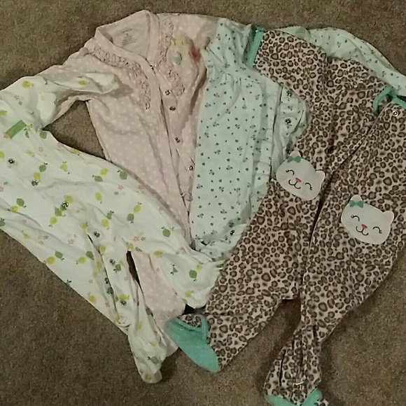Footed baby pj's