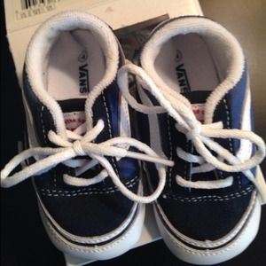Baby Vans, (6-9 mths) size 4, Navy Old Skool Style