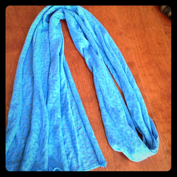Blue leopard burnout scarf.
