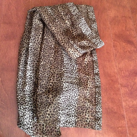 Leopard scarf