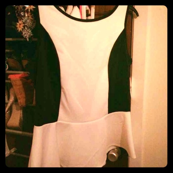 Cream/black top