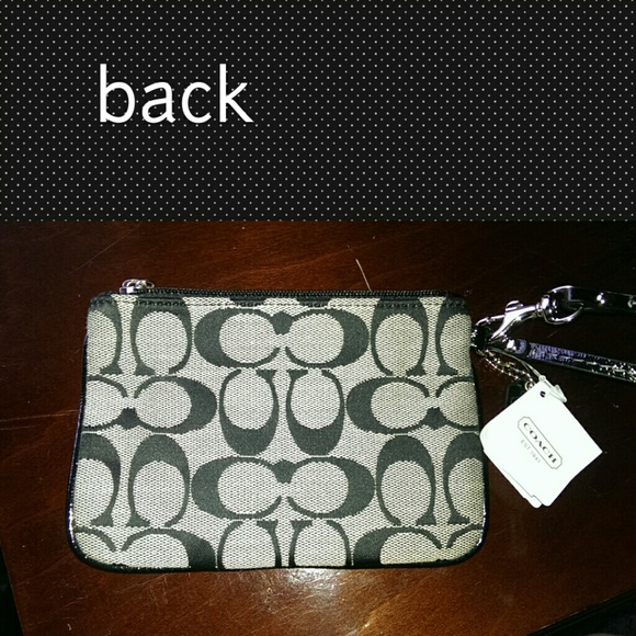 Coach - small wristlet - Picture 4 of 4