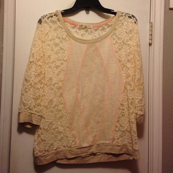 Buckle-sheer lace top