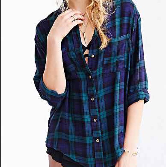 NWOT🎉 Blue and green plaid button up top