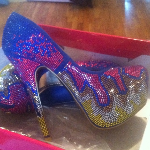 Heels - Picture 2 of 2