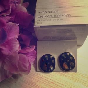 Vintage Avon | Safari Earrings