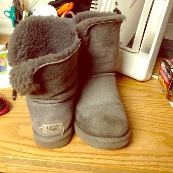 Gray Bailey Button Uggs