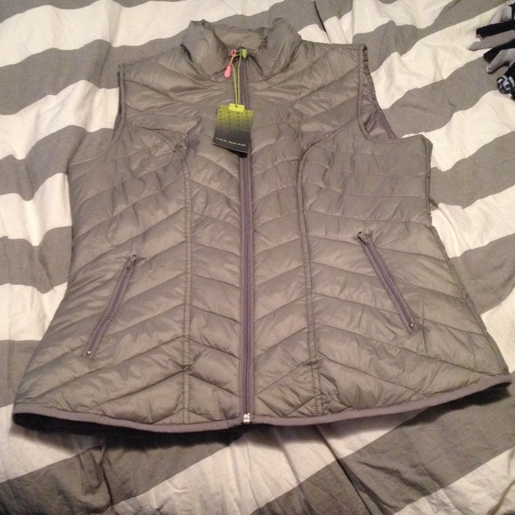 🔻SALE - Was $20🔻 Grey "puffer" vest