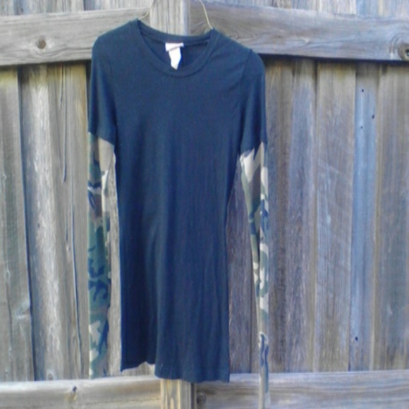 Delias camo black long thermal sleeve top alloy xs