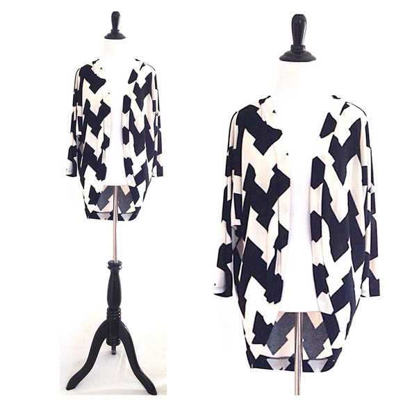 ❗️Sale❗️Cream/Black Chevron Cardigan - Picture 2 of 4