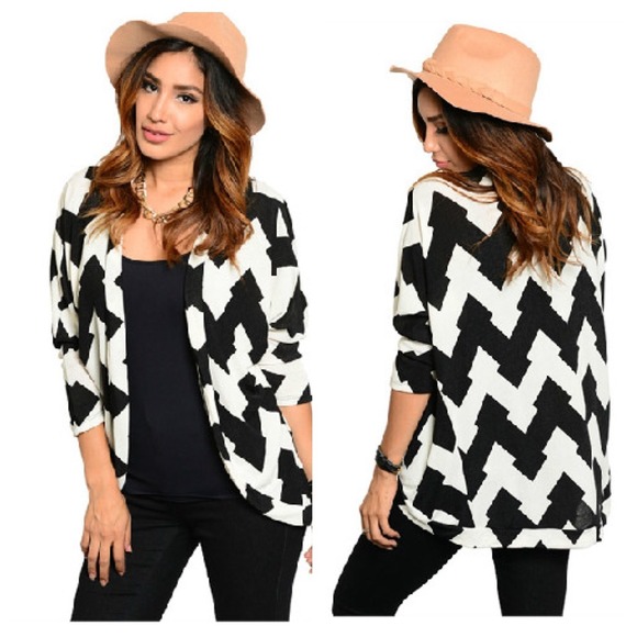 ❗️Sale❗️Cream/Black Chevron Cardigan - Picture 4 of 4
