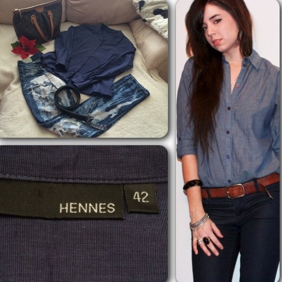 🍀BUNDLE🍀Hennes blue shirt+ white sport T-shirt💕