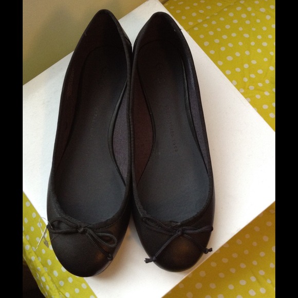 GAP Shoes - NWT gap ballet flats