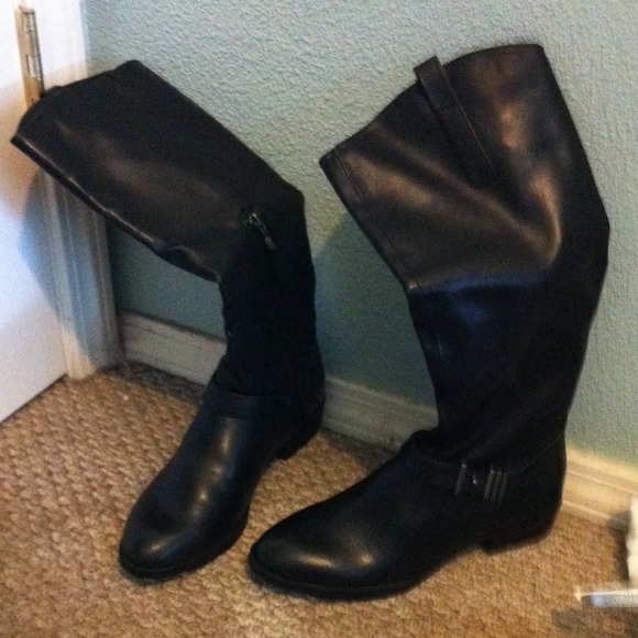 Brand new black boots