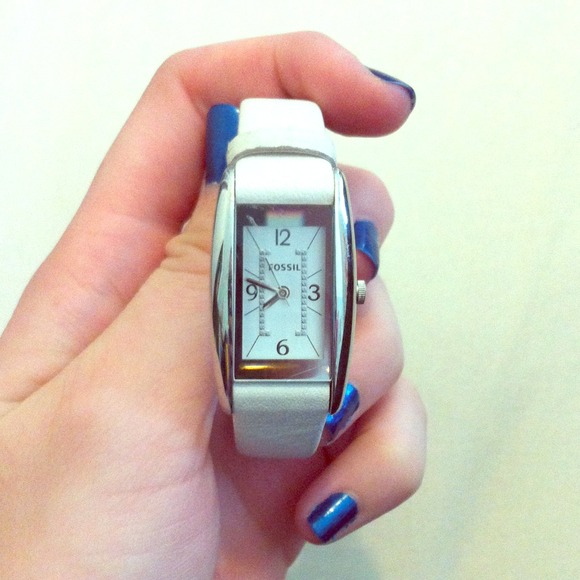 White Fossil watch - Picture 1 of 4