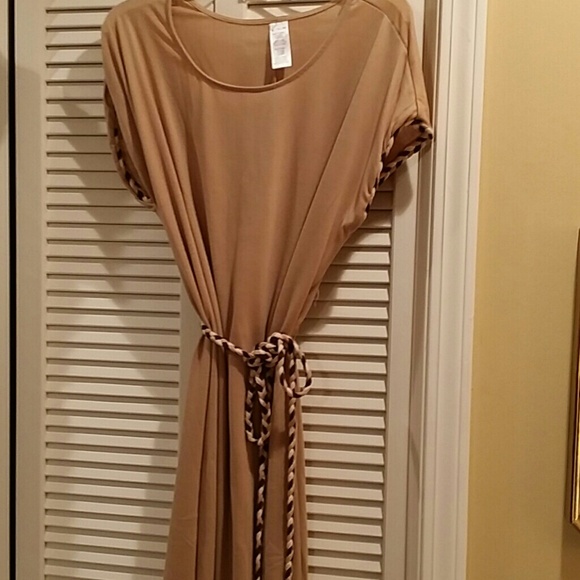 Belted tan dress nwot
